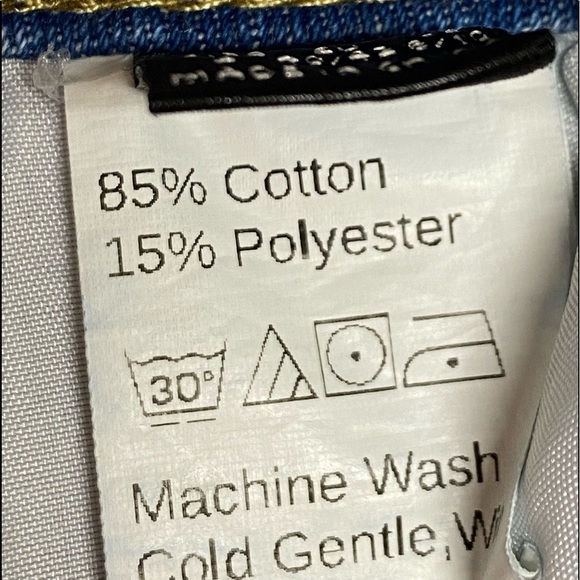 SHEIN Distressed Jeans - Picture 6 of 6